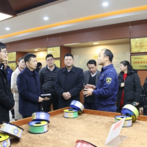 中國質量研究與教育基地質量標桿企業(yè)行 暨南寧學院·縱覽集團校企合作簽約儀式在縱覽  ...